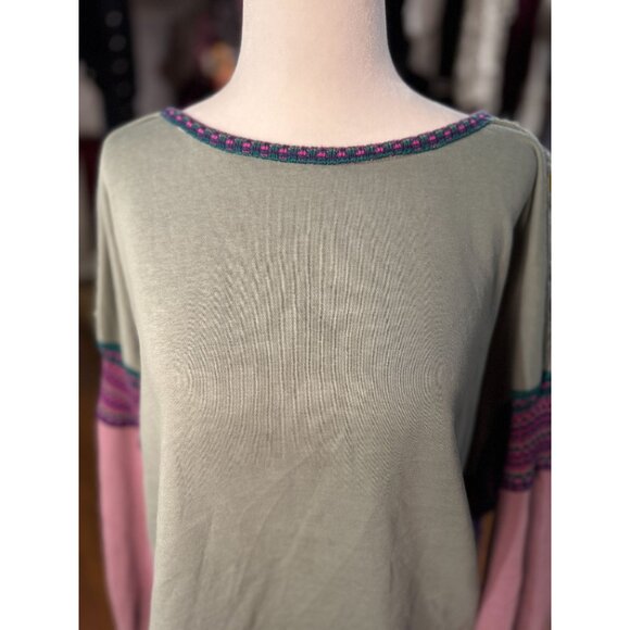 NEW Natural Life Boho Style Knit Top S/M Gray Pink Embroidered Sweatshirt - Picture 6 of 14